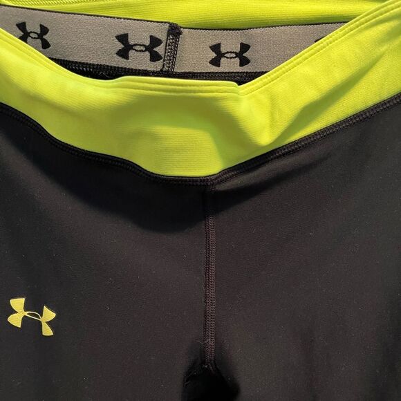 Underarmour black/neon green waist workout pants, neon below knees inserts, SP - Picture 9 of 9